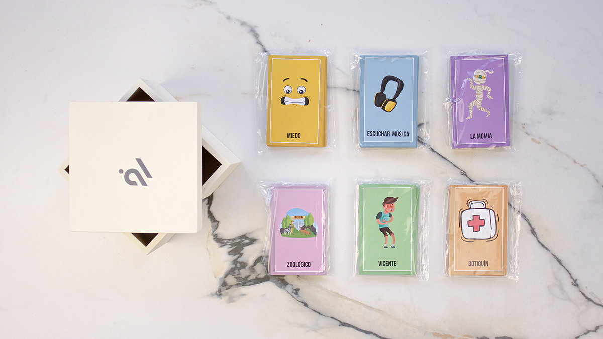 Diseño de producto y marca de producto juego de mesa THE STORY CARDS! para Bendito Conejo by UMM ideas SA
